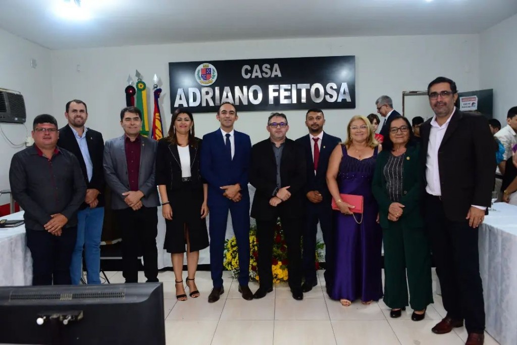 MESA DIRETORA PARA O BIÊNIO 2023-2024 É EMPOSSADA