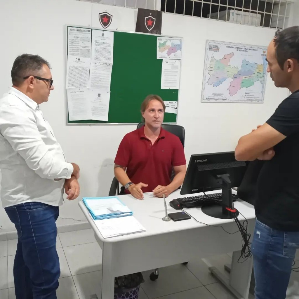 VISITA À DELEGACIA DE POLÍCIA CIVIL
