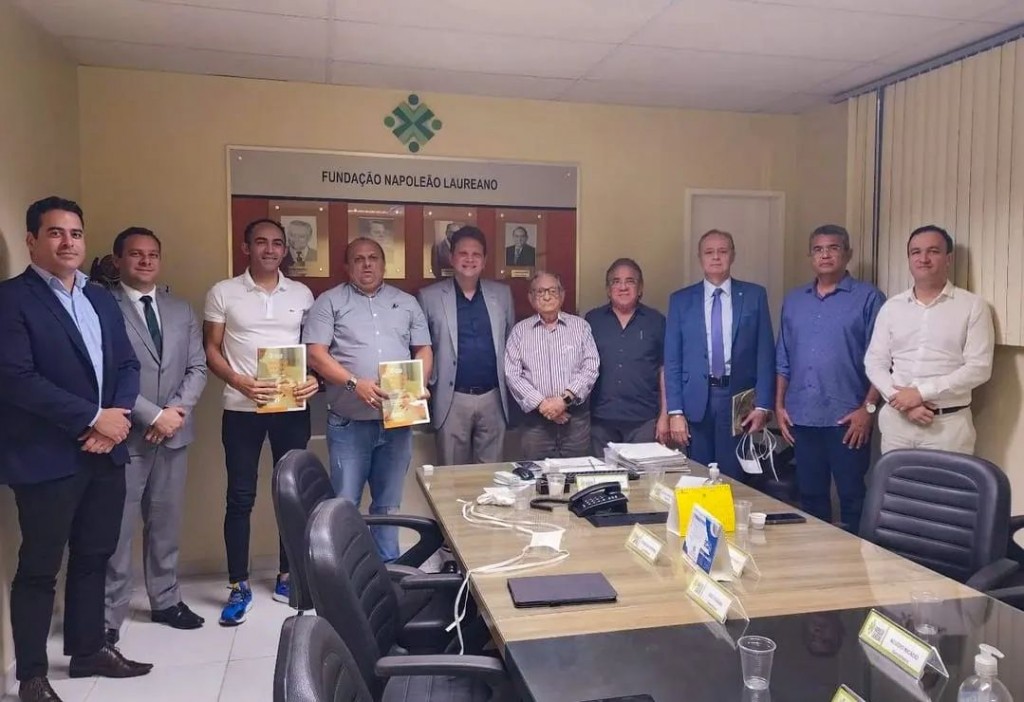 VISITA À FUNDAÇÃO NAPOLEÃO LAUREANO